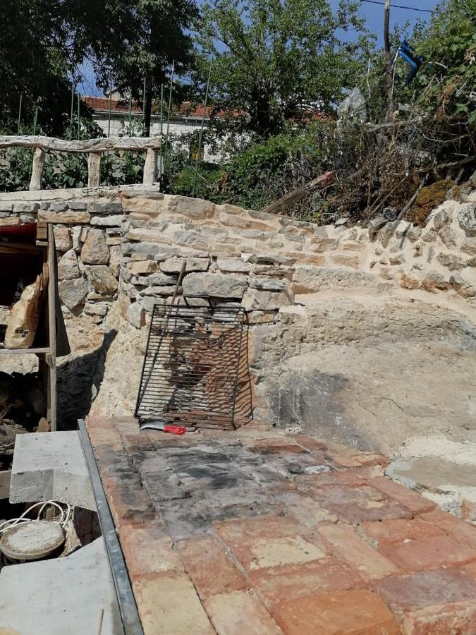 The Old Stable 1861 Villa อิโมตสกี ภายนอก รูปภาพ